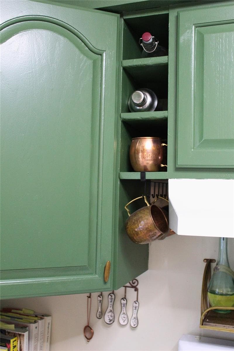 Custom Cabinets with Custom accents. - 6930A PLACE DE LA PAIX #2B, SOUTH PASADENA