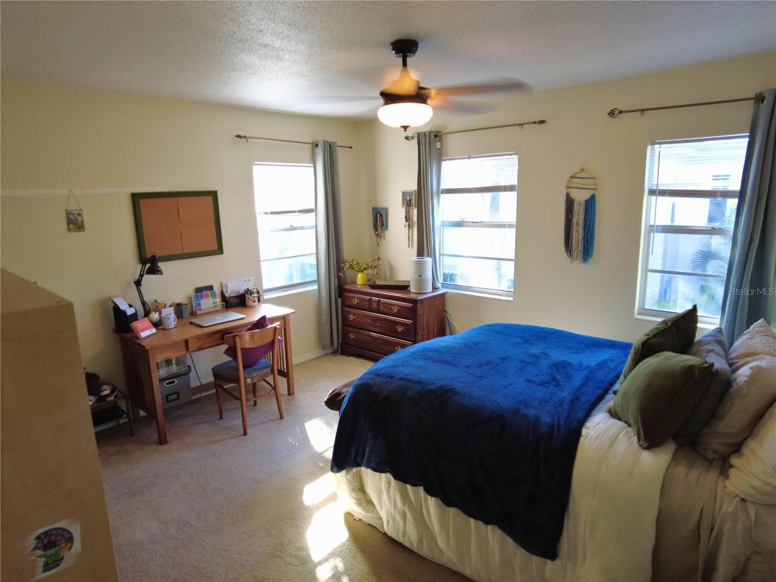 This Corner Unit Offer Plenty of Natural Light with Multiple windows. - 6930A PLACE DE LA PAIX #2B, SOUTH PASADENA