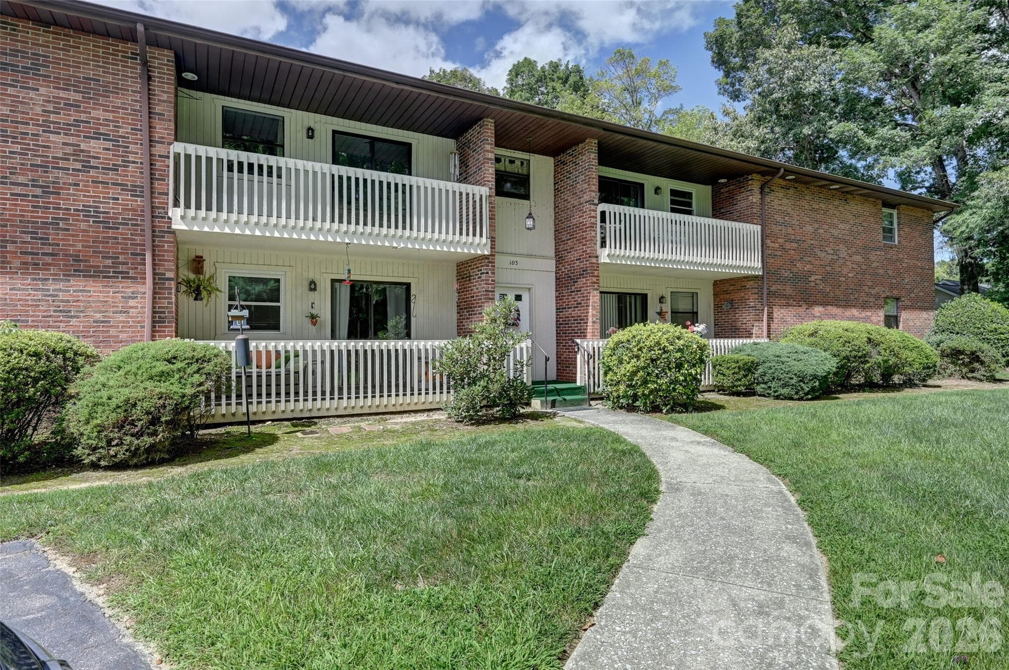 Condominium at Hendersonville, photo 3 of 27
