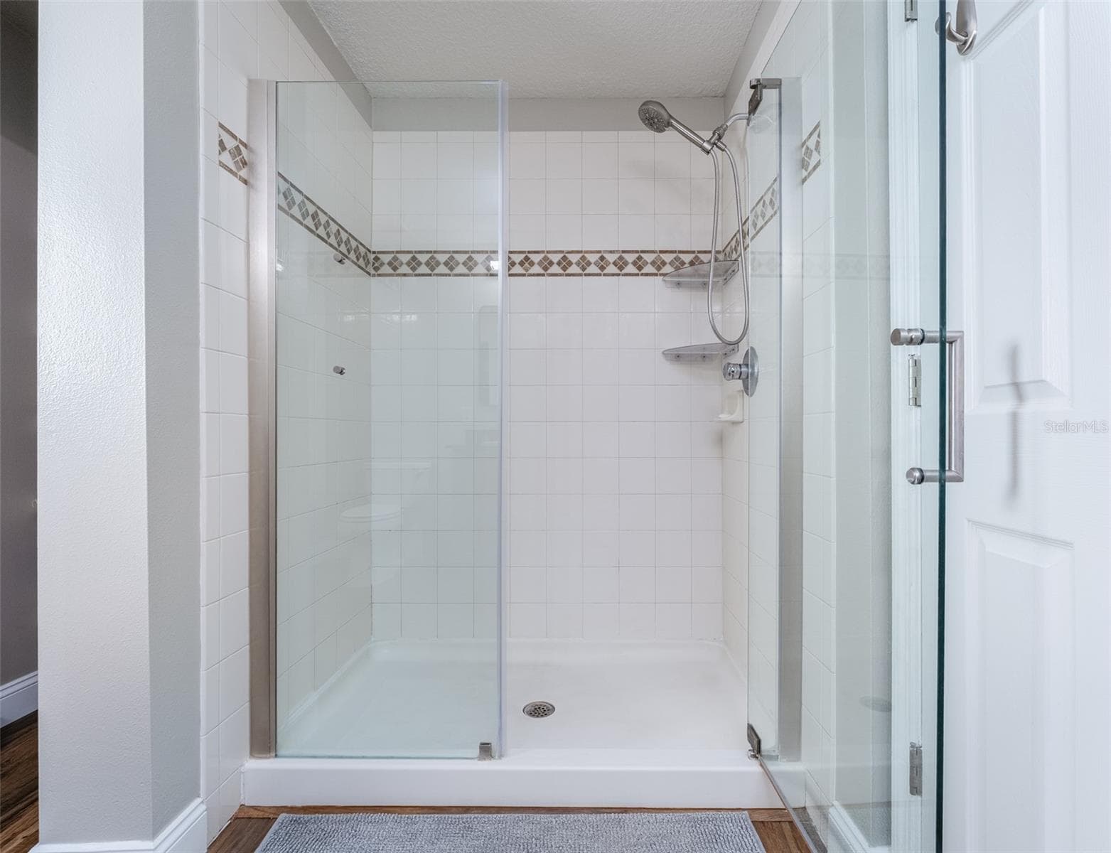Shower in primary bath - 5431 SANDY SHELL DR, APOLLO BEACH