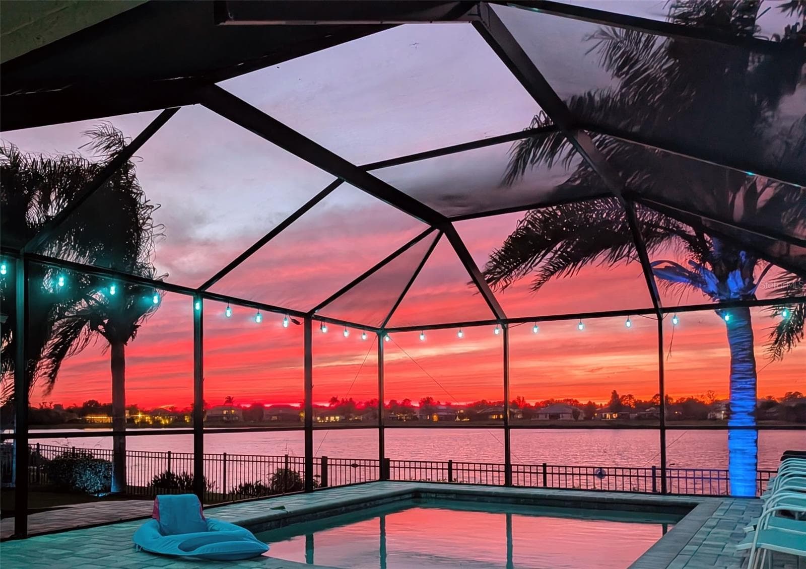 Western sunset views while overlooking expansive pond - 5431 SANDY SHELL DR, APOLLO BEACH