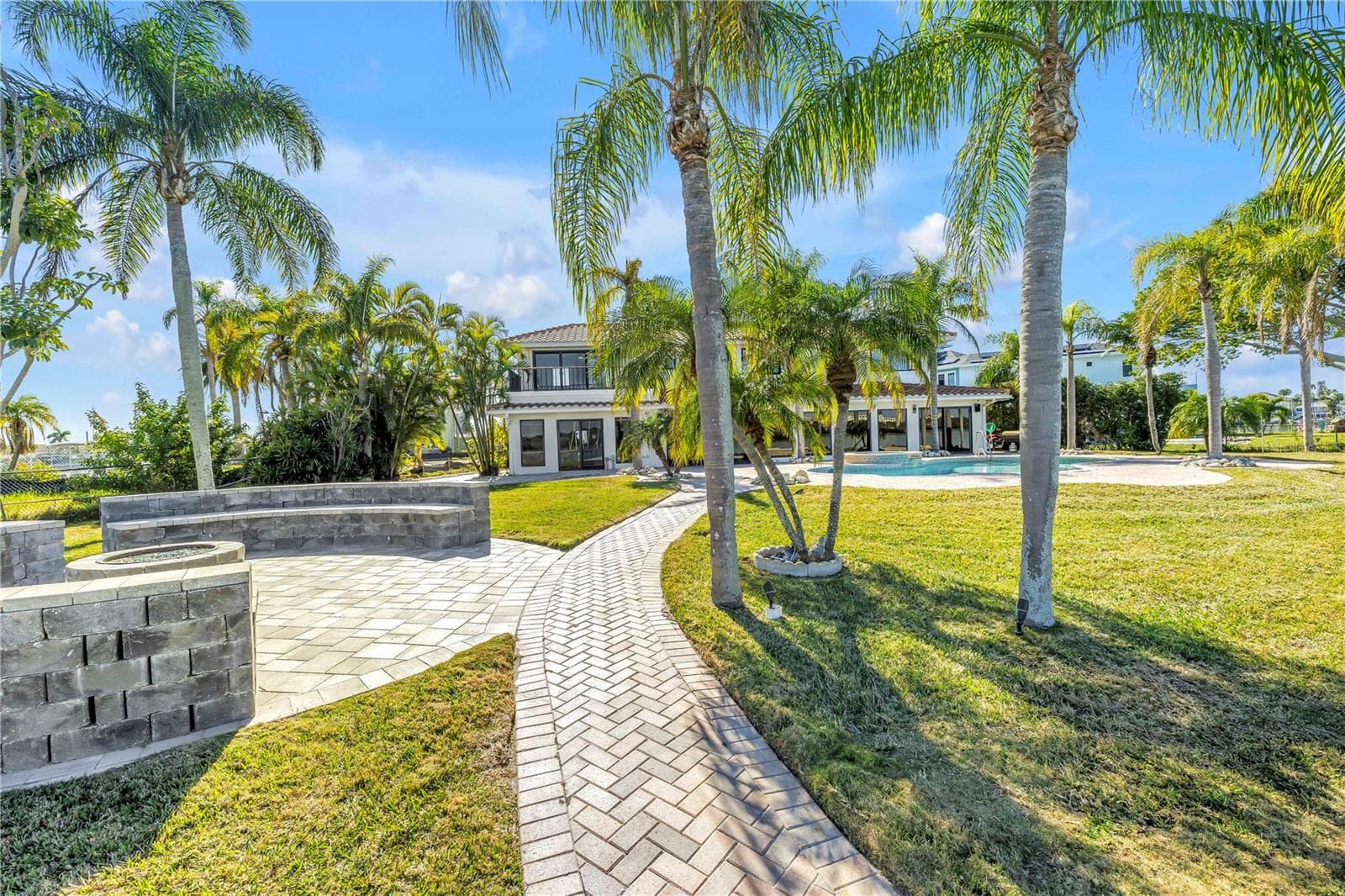 Single Family Residence at 583 CRYSTAL DR, MADEIRA BEACH, photo 68 of 100