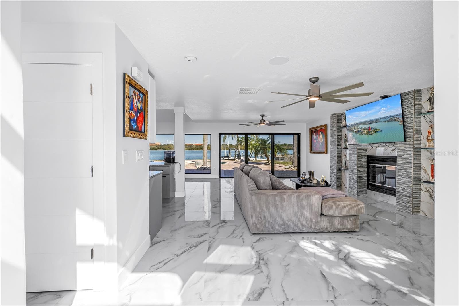Single Family Residence at 583 CRYSTAL DR, MADEIRA BEACH, photo 11 of 100