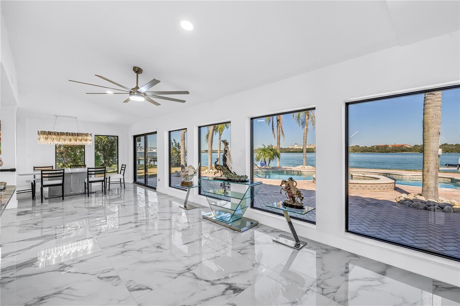 Single Family Residence at 583 CRYSTAL DR, MADEIRA BEACH, photo 4 of 100