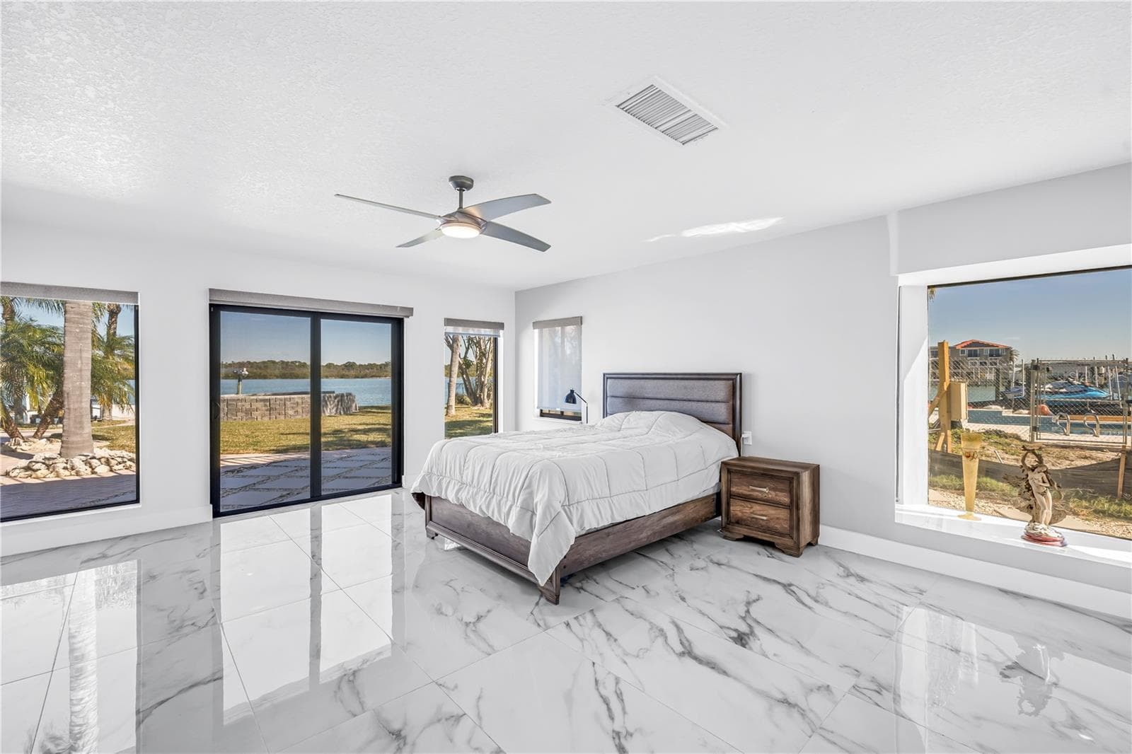 Single Family Residence at 583 CRYSTAL DR, MADEIRA BEACH, photo 31 of 100
