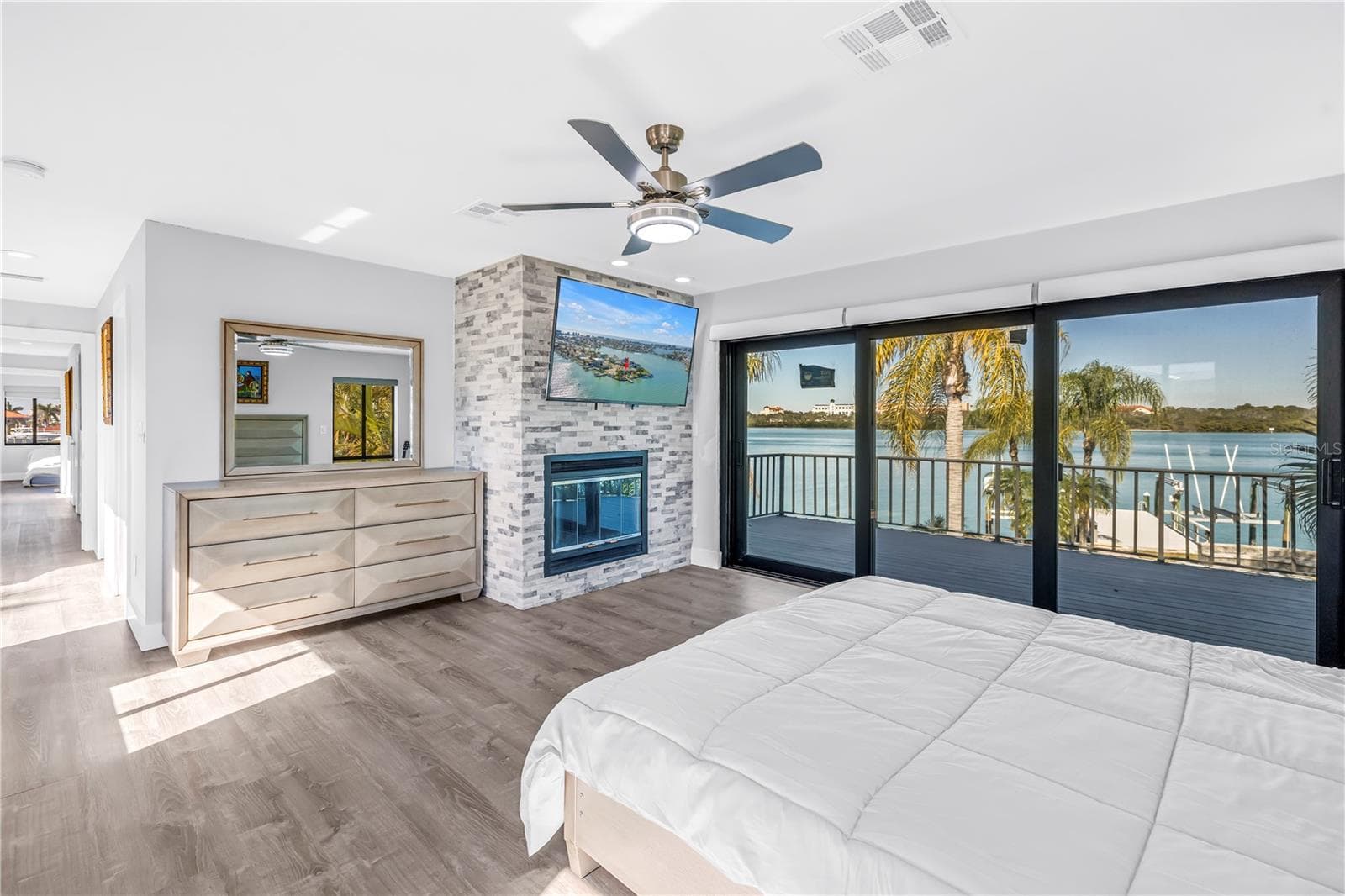 Single Family Residence at 583 CRYSTAL DR, MADEIRA BEACH, photo 48 of 100