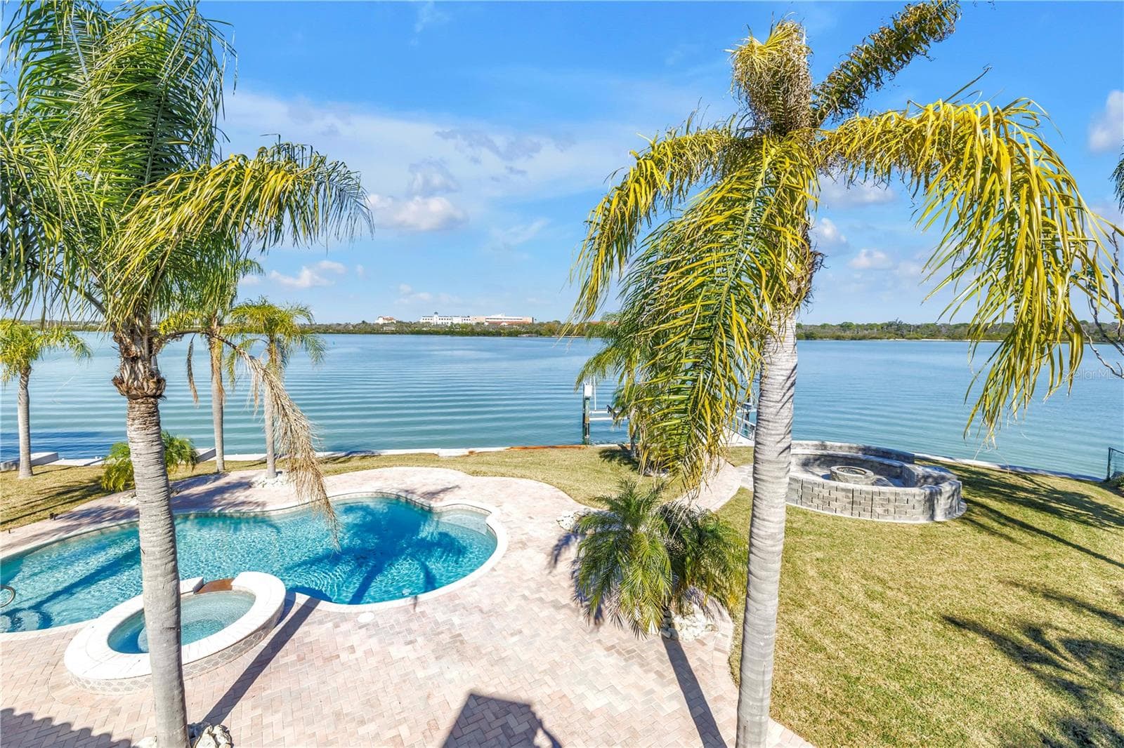 Single Family Residence at 583 CRYSTAL DR, MADEIRA BEACH, photo 5 of 100
