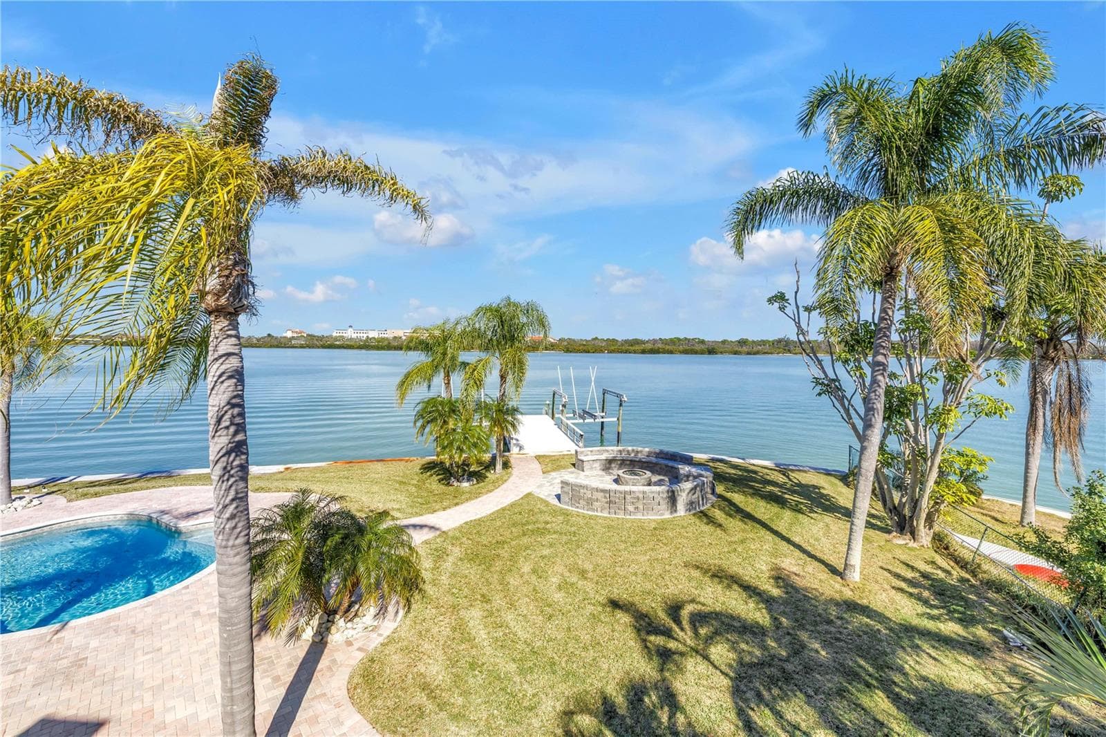 Single Family Residence at 583 CRYSTAL DR, MADEIRA BEACH, photo 53 of 100