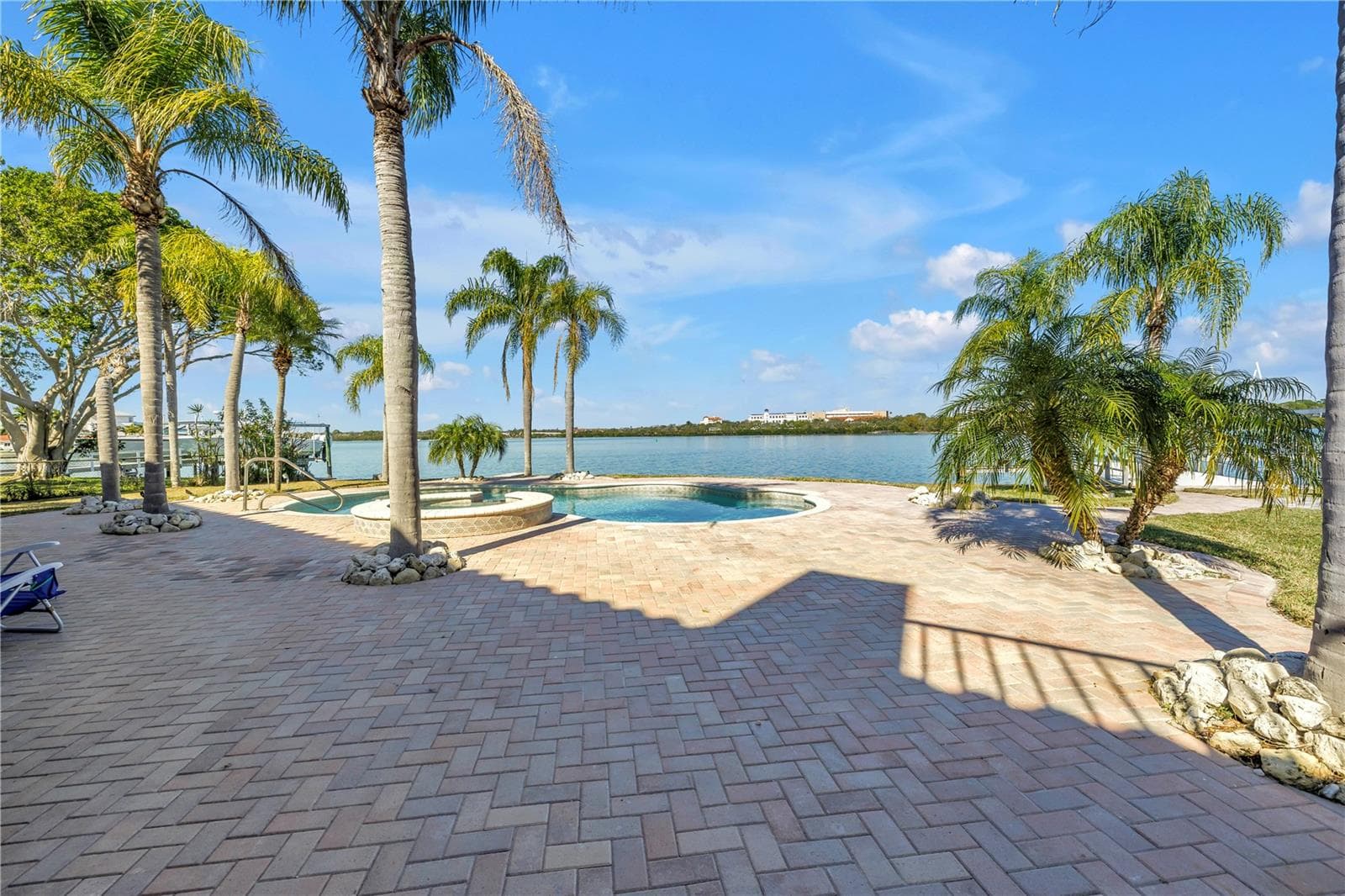 Single Family Residence at 583 CRYSTAL DR, MADEIRA BEACH, photo 66 of 100