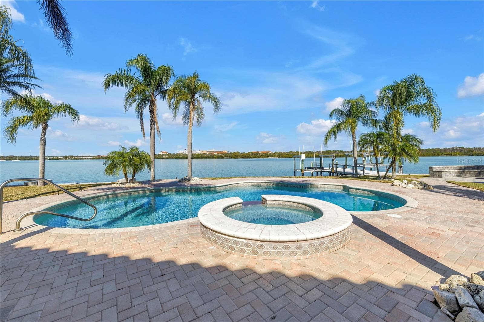 Single Family Residence at 583 CRYSTAL DR, MADEIRA BEACH, photo 6 of 100