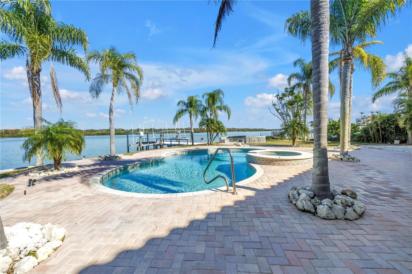 Single Family Residence at 583 CRYSTAL DR, MADEIRA BEACH, photo 72 of 100