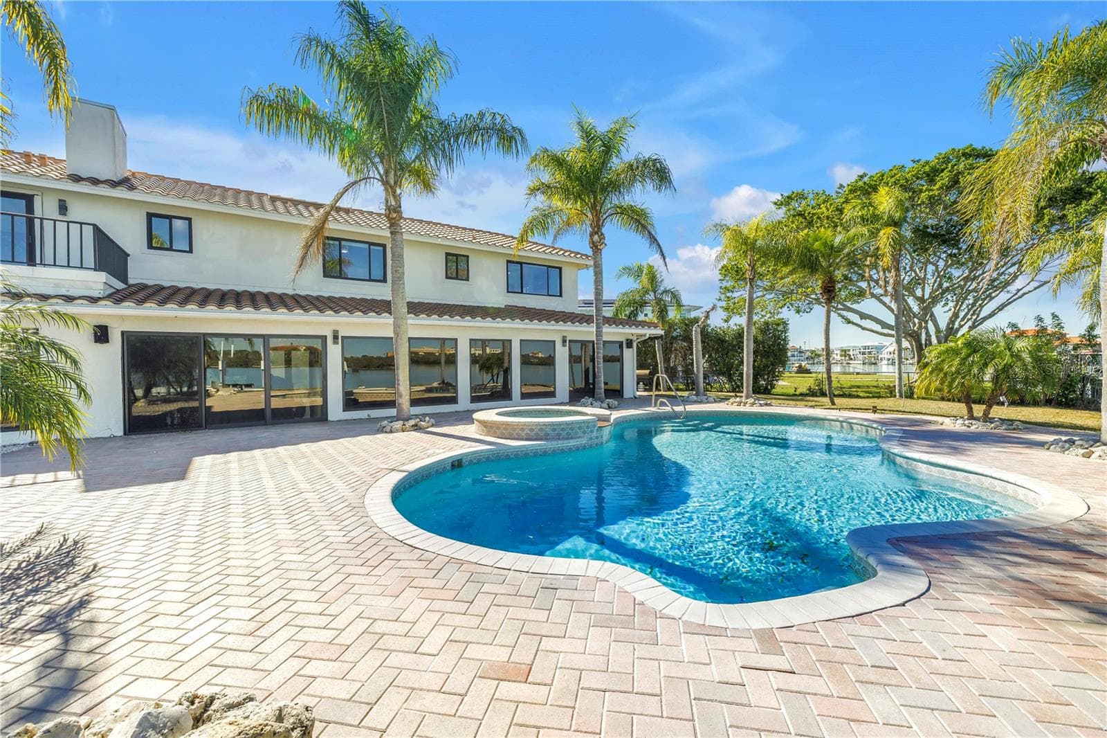 Single Family Residence at 583 CRYSTAL DR, MADEIRA BEACH, photo 81 of 100