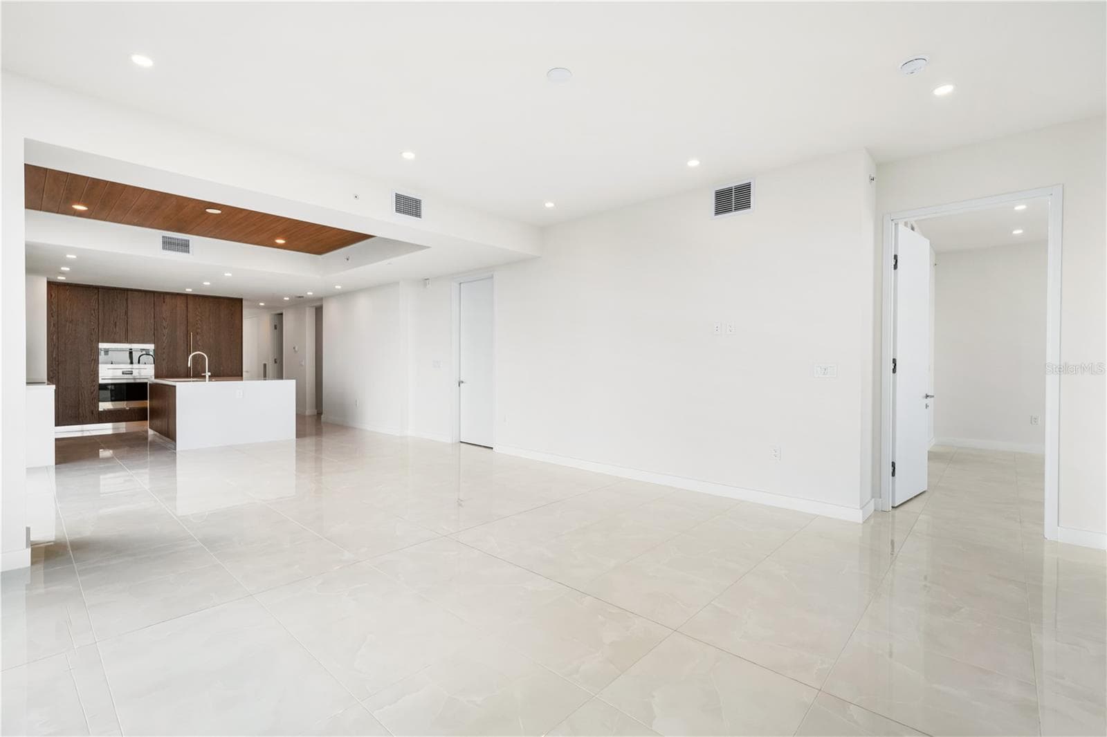 Condominium at 111 GOLDEN GATE #403, SARASOTA, photo 8 of 55