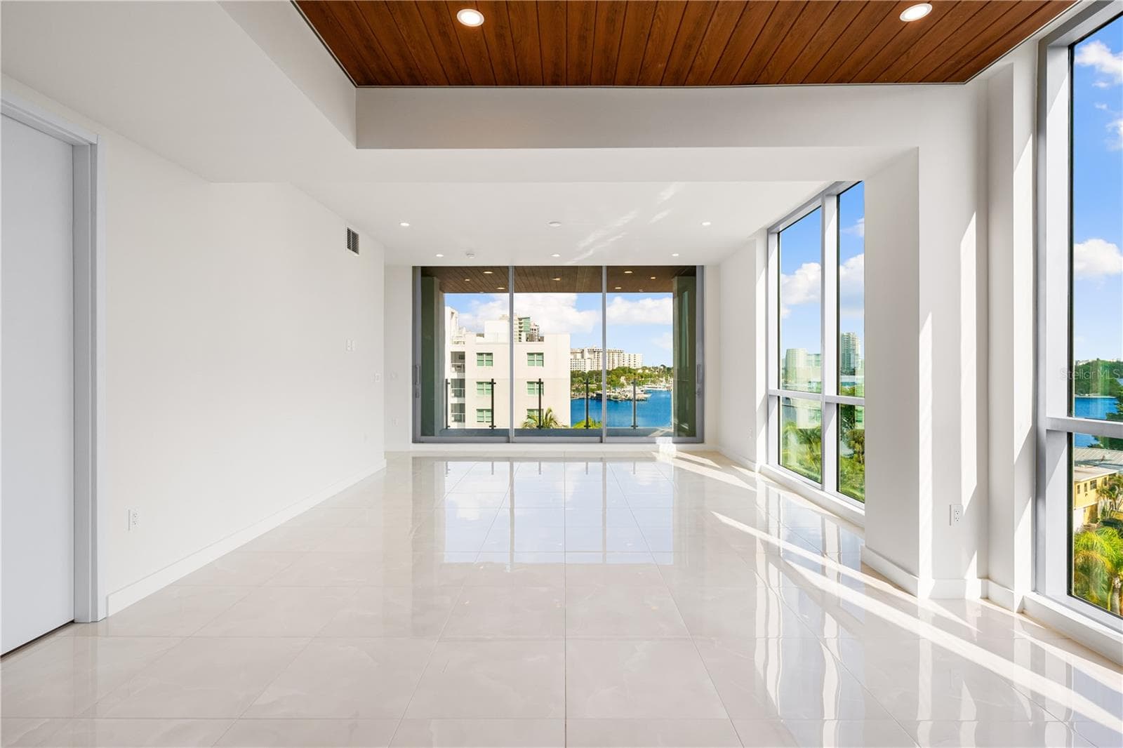 Condominium at 111 GOLDEN GATE #403, SARASOTA, photo 10 of 55