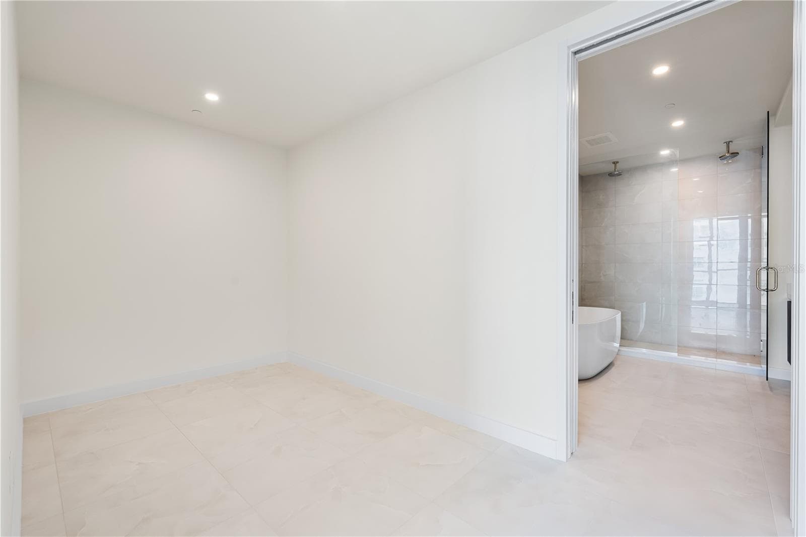 Condominium at 111 GOLDEN GATE #403, SARASOTA, photo 17 of 55