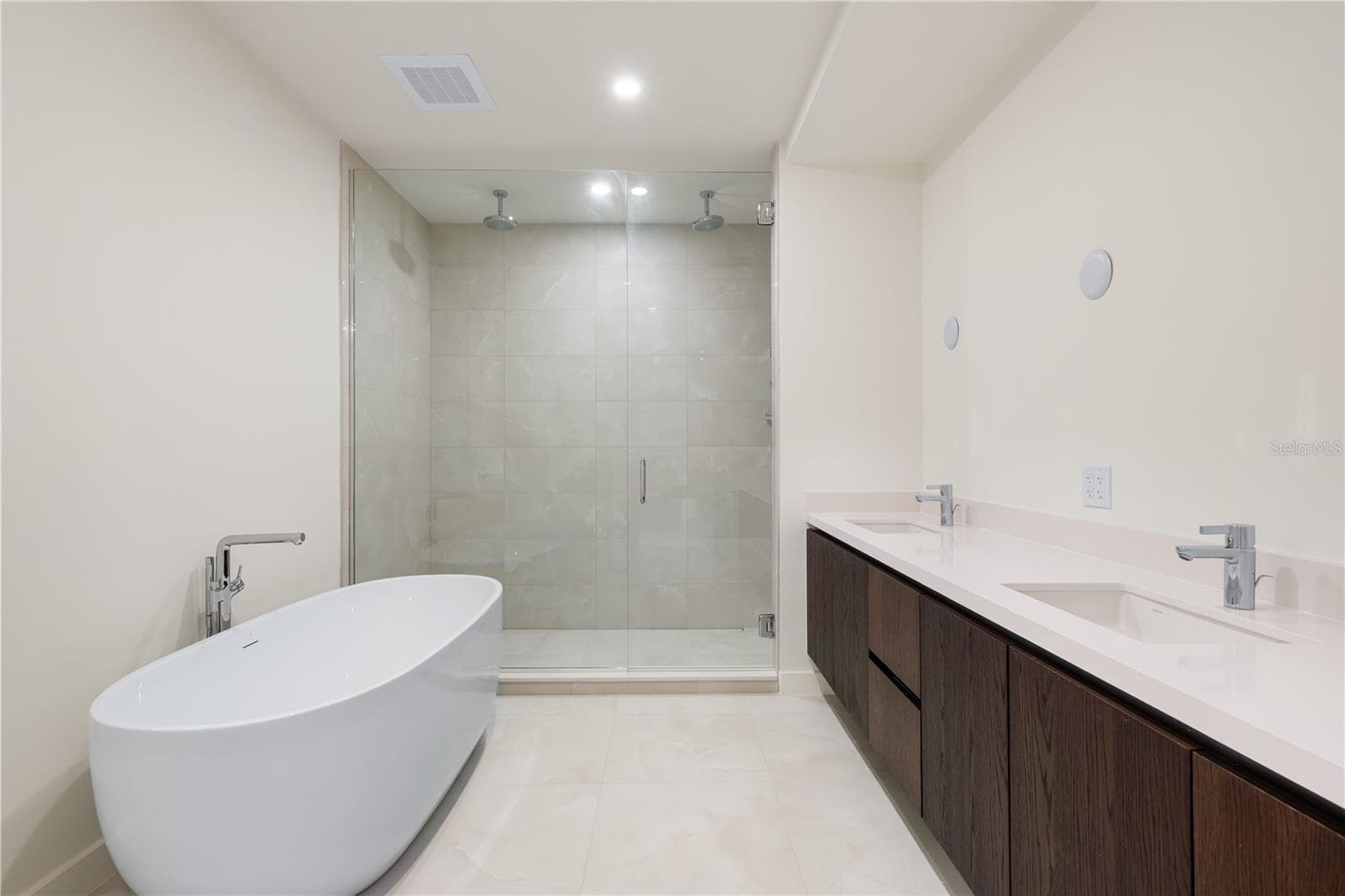 Condominium at 111 GOLDEN GATE #403, SARASOTA, photo 18 of 55