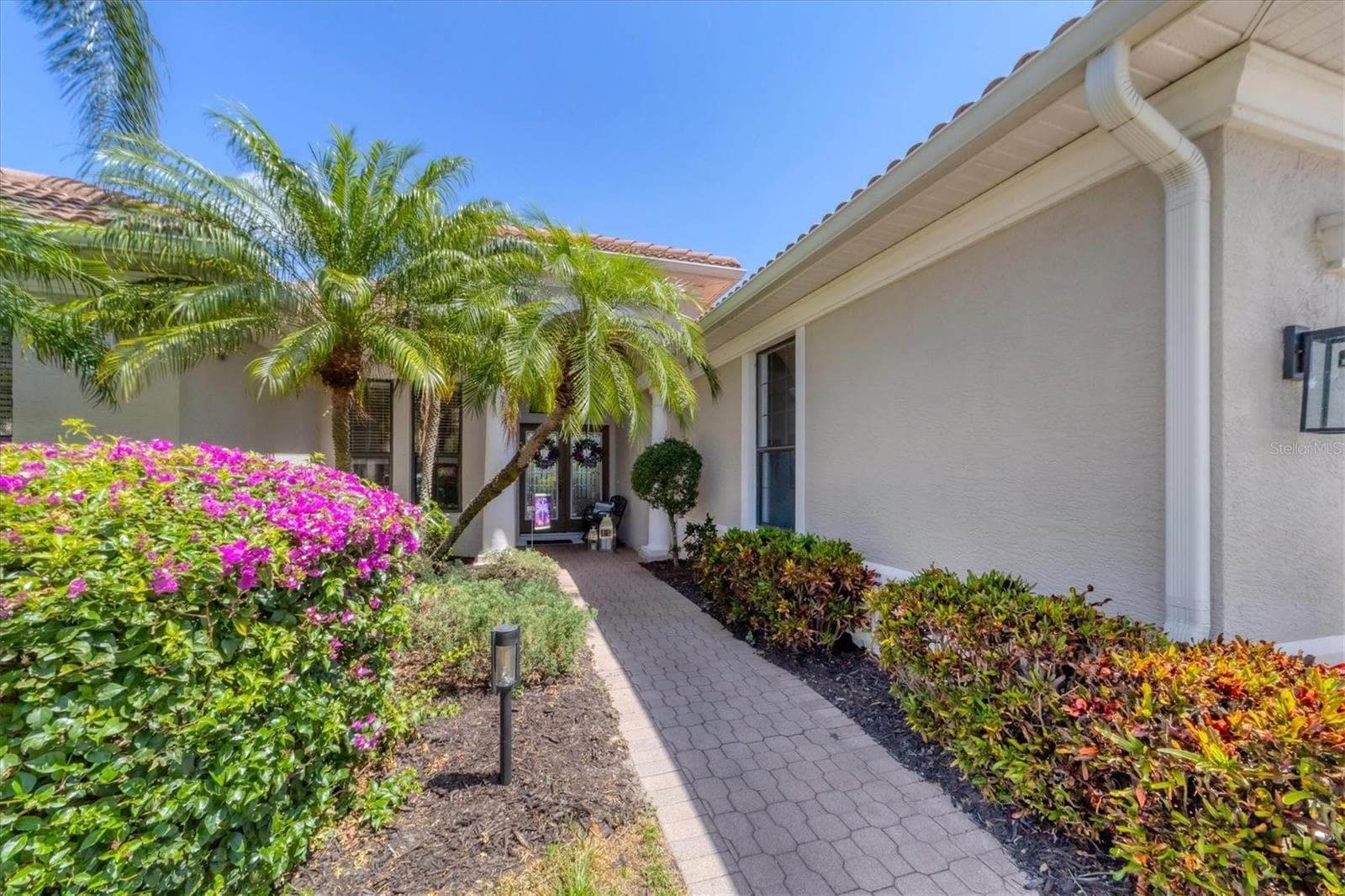Single Family Residence at 13853 SIENA LOOP, LAKEWOOD RANCH, photo 5 of 68
