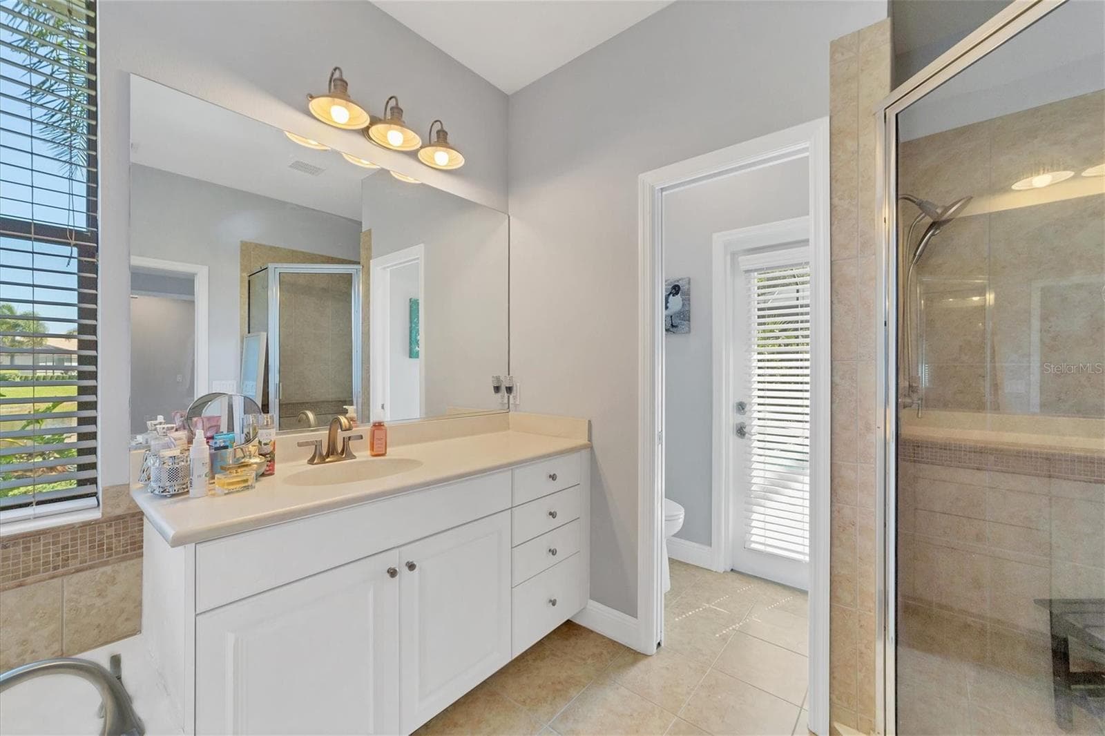 Single Family Residence at 13853 SIENA LOOP, LAKEWOOD RANCH, photo 22 of 68