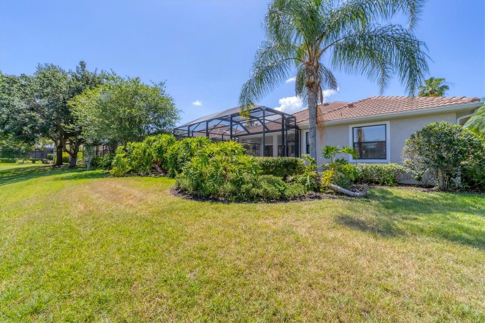 Single Family Residence at 13853 SIENA LOOP, LAKEWOOD RANCH, photo 34 of 68