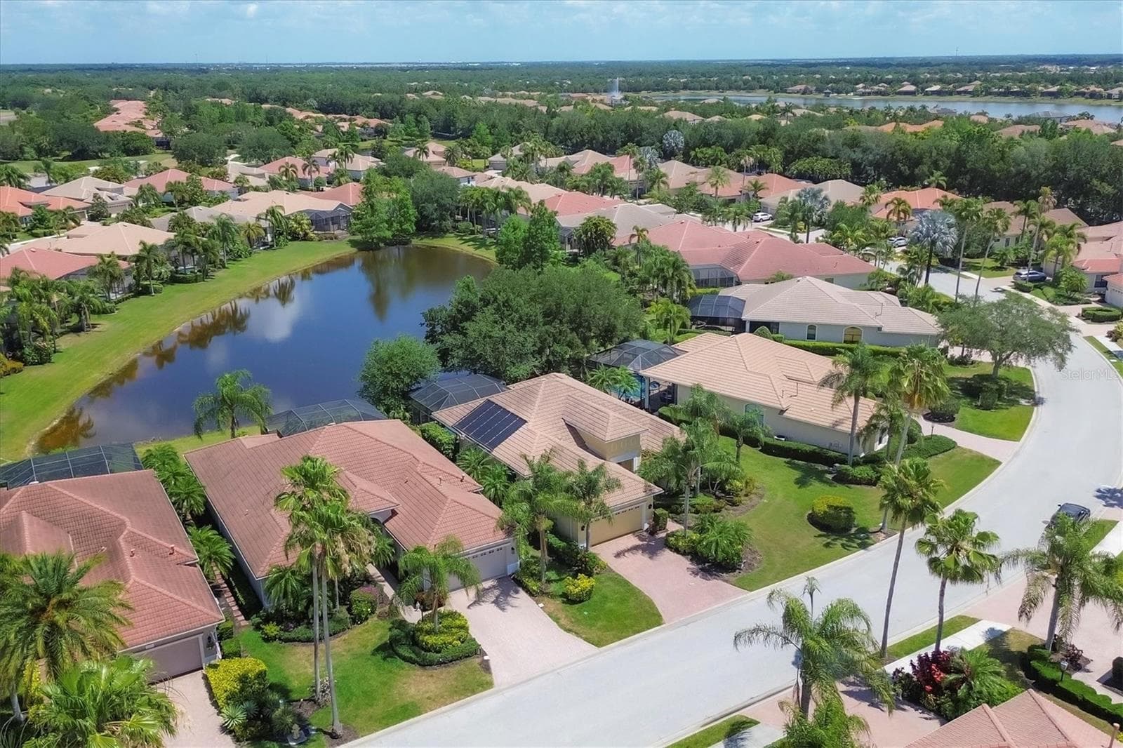 Single Family Residence at 13853 SIENA LOOP, LAKEWOOD RANCH, photo 38 of 68