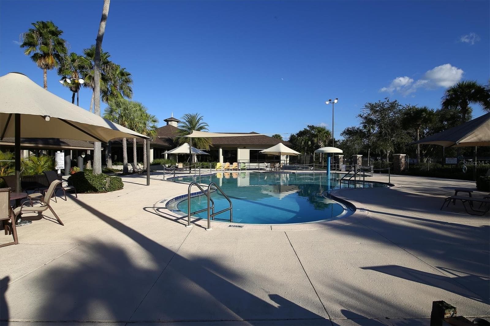 Single Family Residence at 13853 SIENA LOOP, LAKEWOOD RANCH, photo 58 of 68