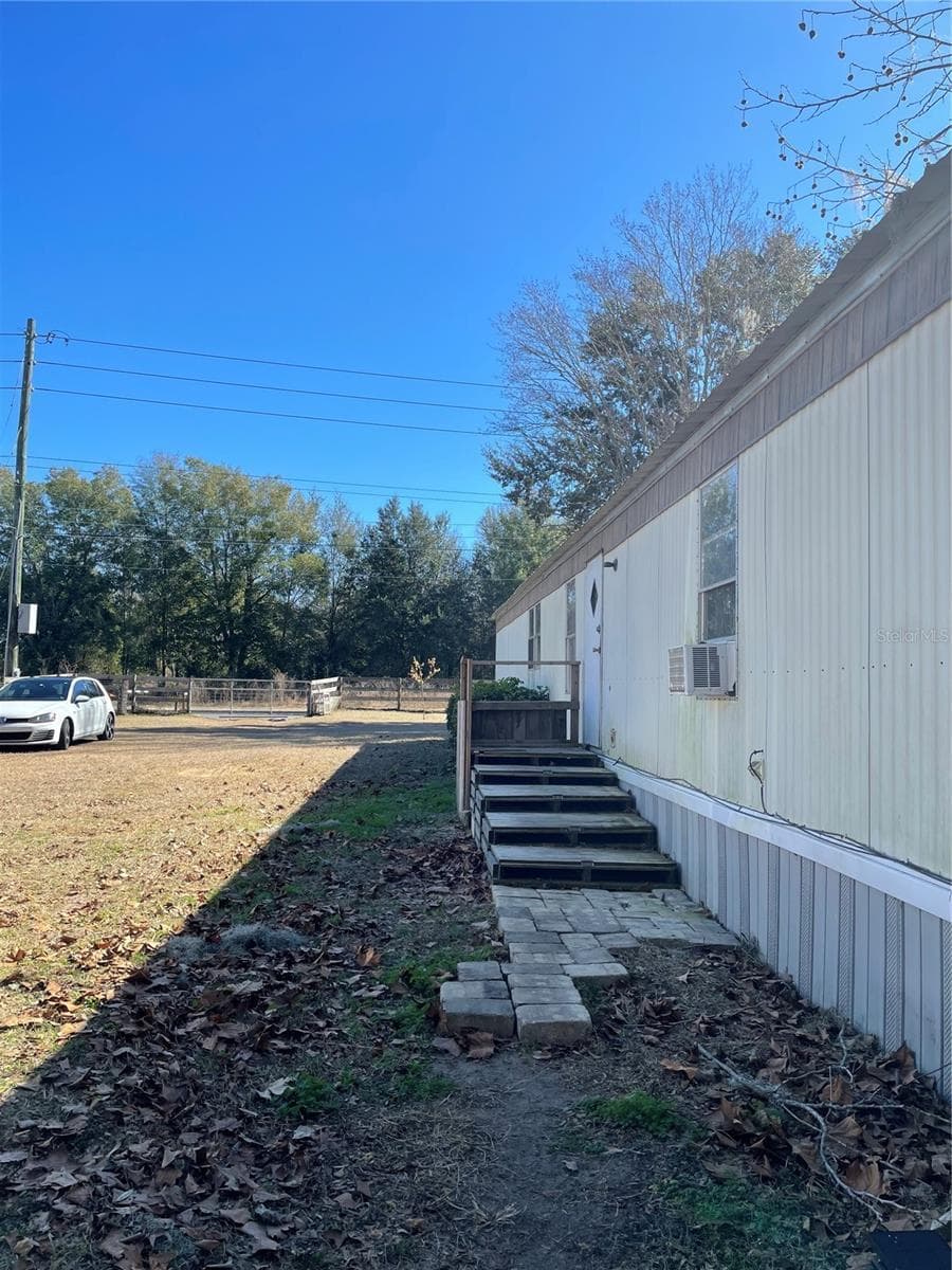 Side view - 4456 NW 44TH AVE, OCALA