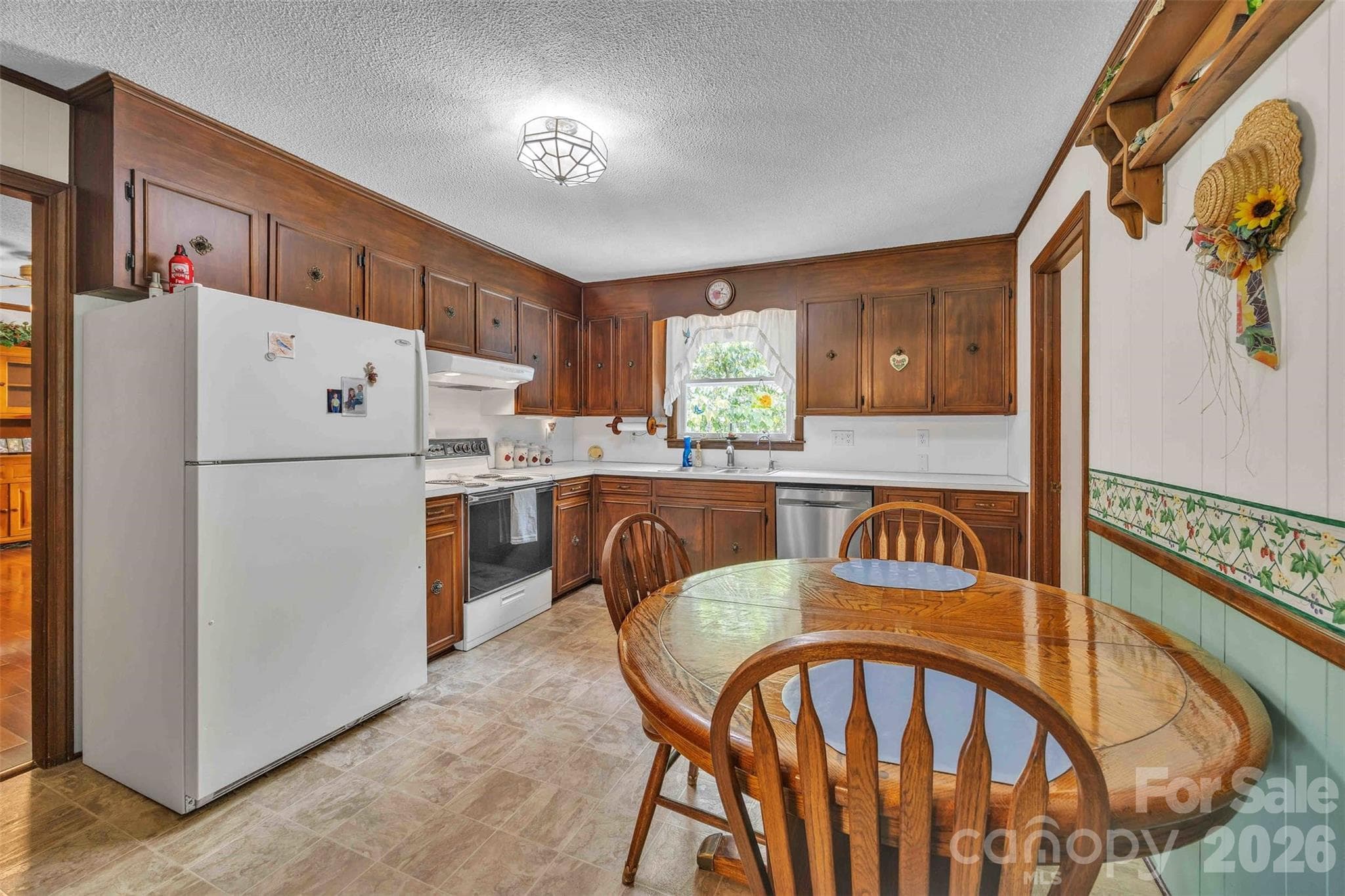 Single Family Residence at Statesville, photo 11 of 47