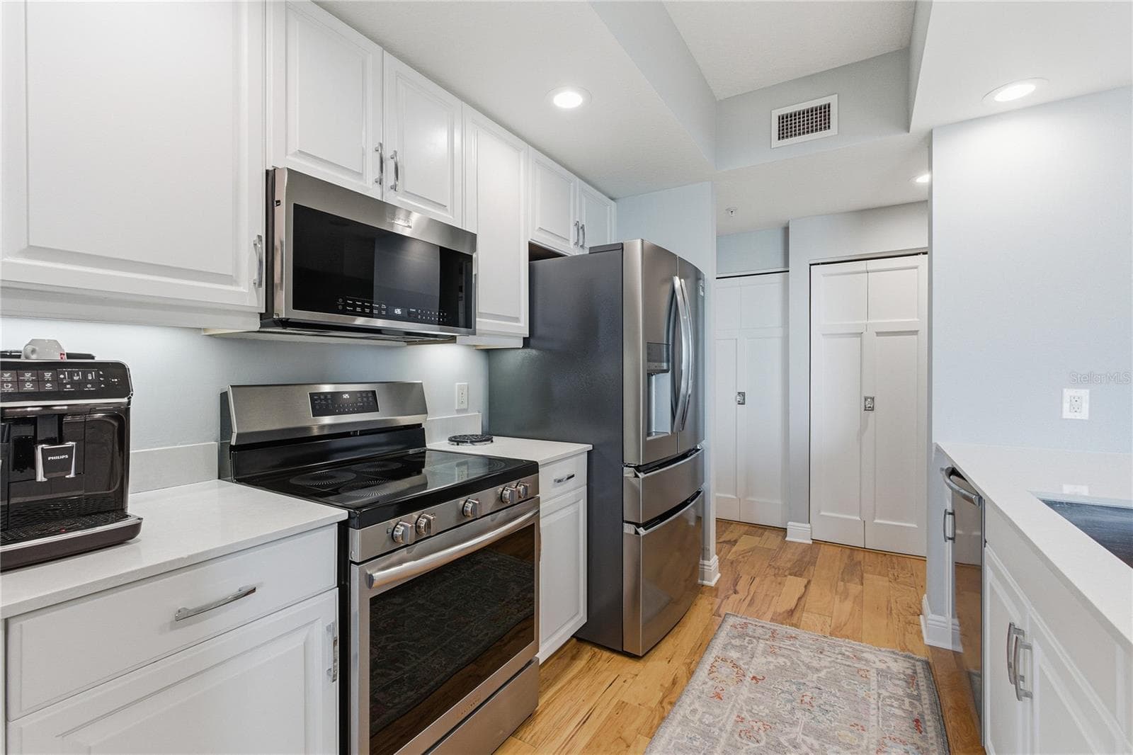 Condominium at 800 N TAMIAMI TRL #1203, SARASOTA, photo 17 of 60