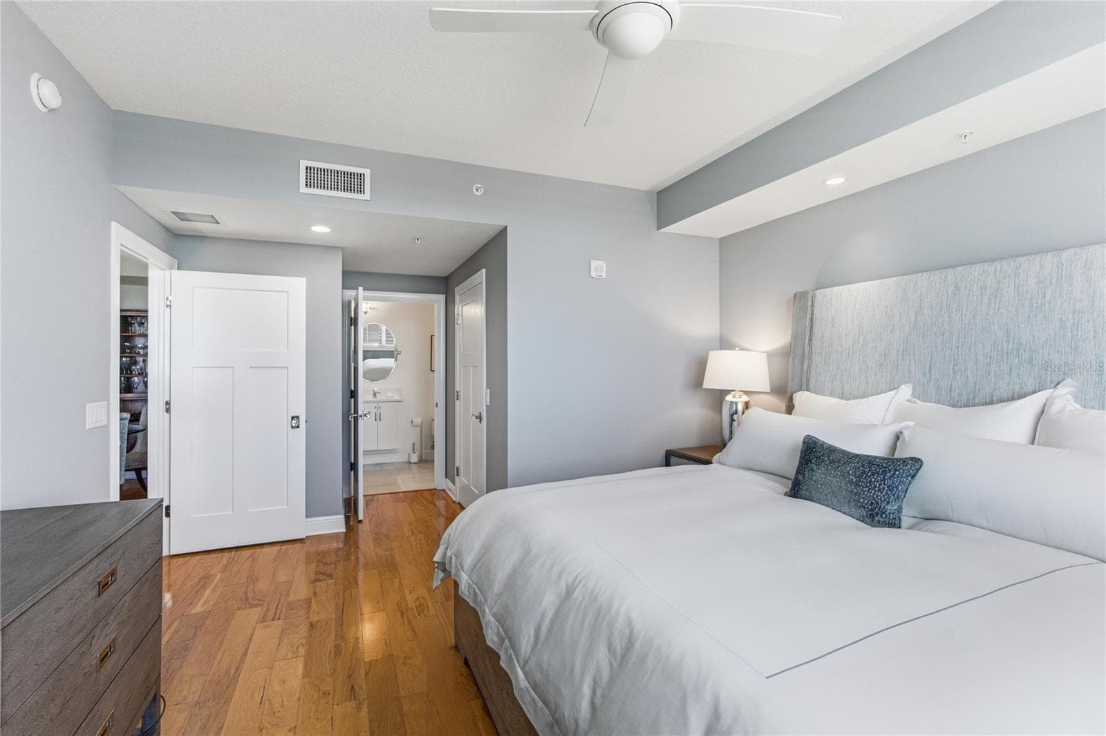 Condominium at 800 N TAMIAMI TRL #1203, SARASOTA, photo 25 of 60