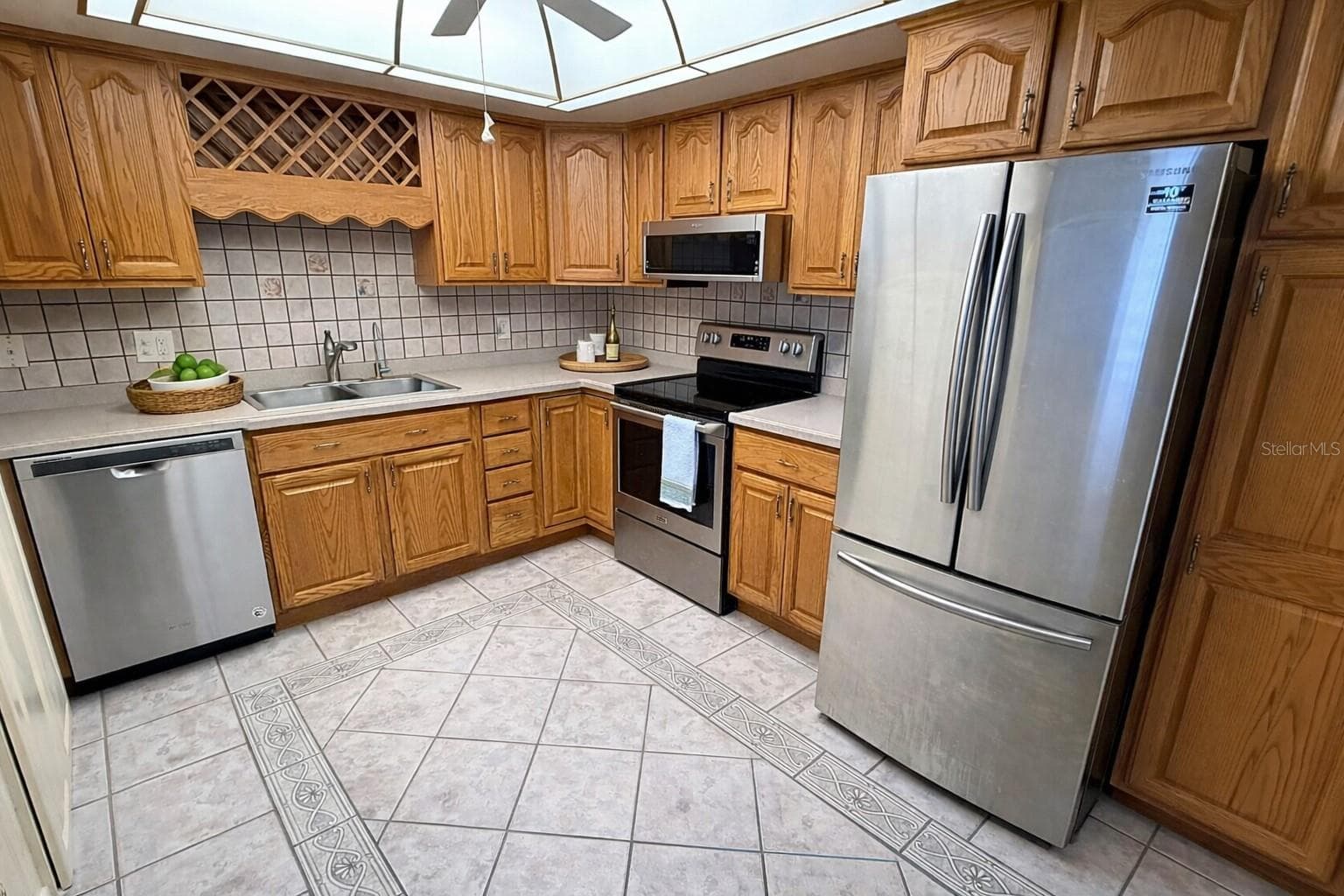 Condominium at 5130 BRITTANY DR S #807, ST PETERSBURG, photo 8 of 32