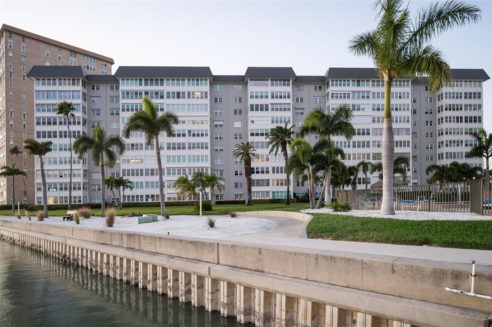 Condominium at 5130 BRITTANY DR S #807, ST PETERSBURG, photo 17 of 32