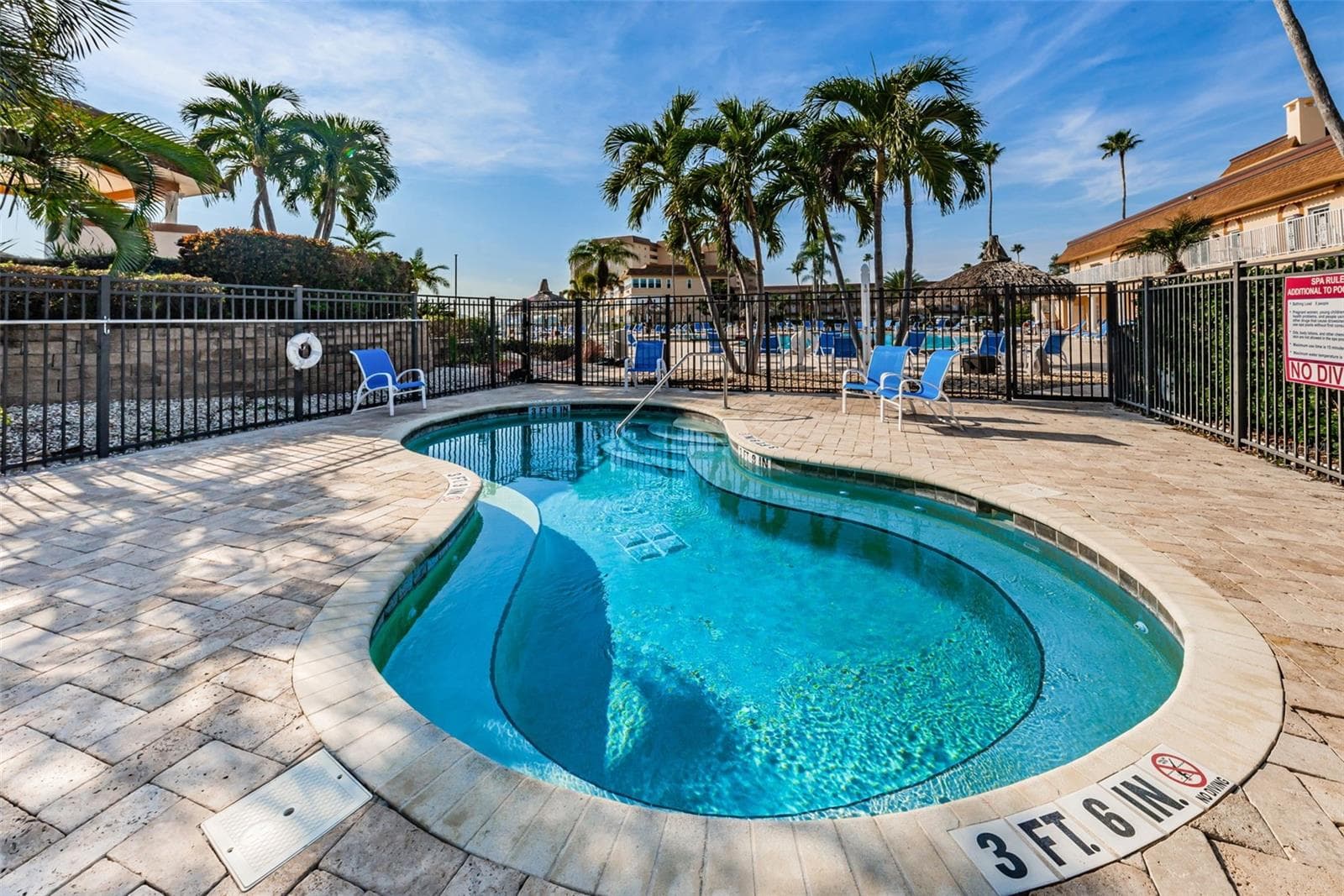 Condominium at 5130 BRITTANY DR S #807, ST PETERSBURG, photo 24 of 32