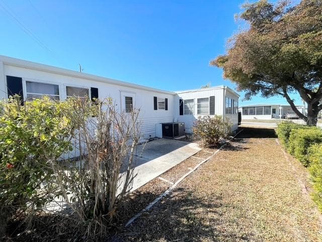 Mobile Home at 821 TURF, VENICE, photo 2 of 15