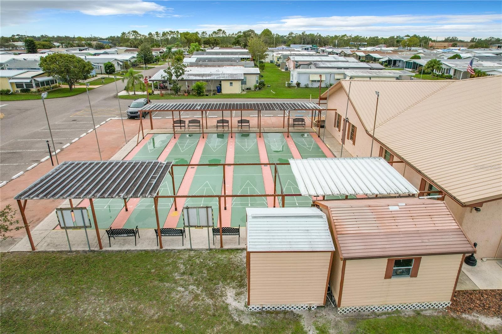 Shuffleboard - 6825 S LAKE HENRY DR NE, WINTER HAVEN