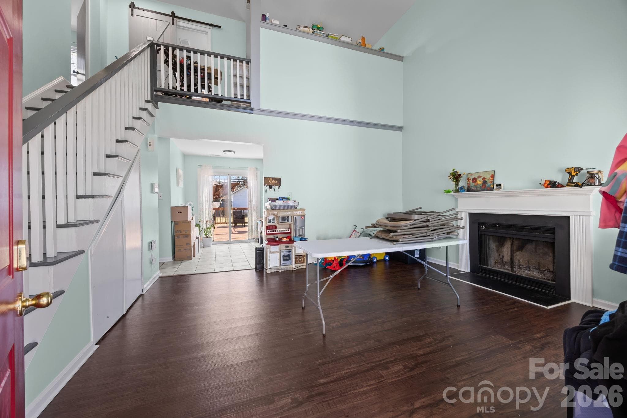 Single Family Residence at 5400 Barnview Court, Charlotte, photo 4 of 23