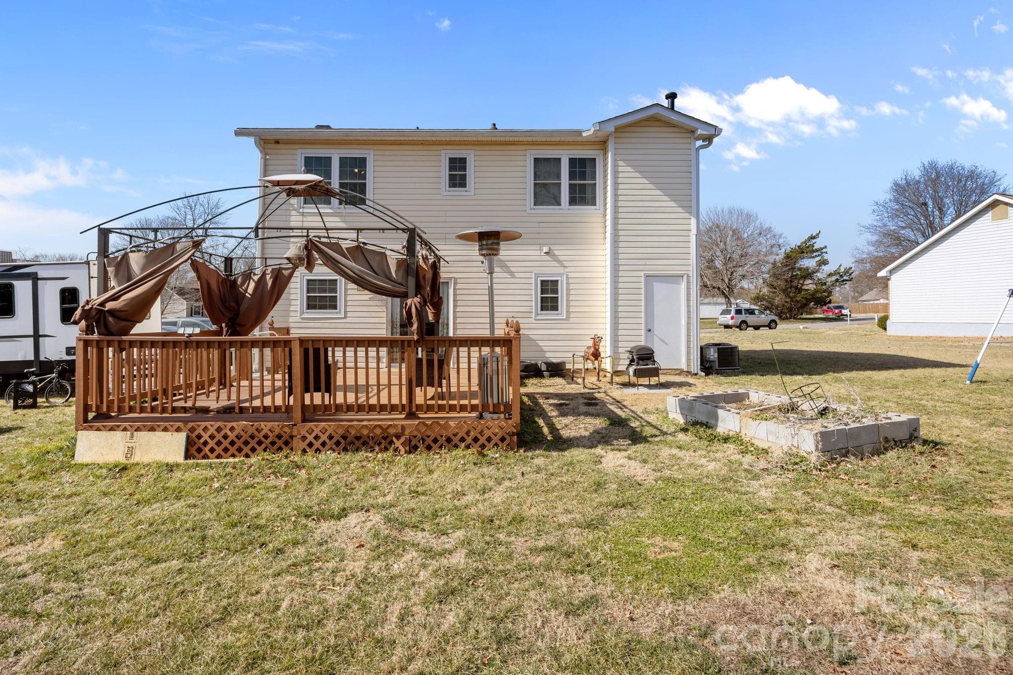 Single Family Residence at 5400 Barnview Court, Charlotte, photo 10 of 23