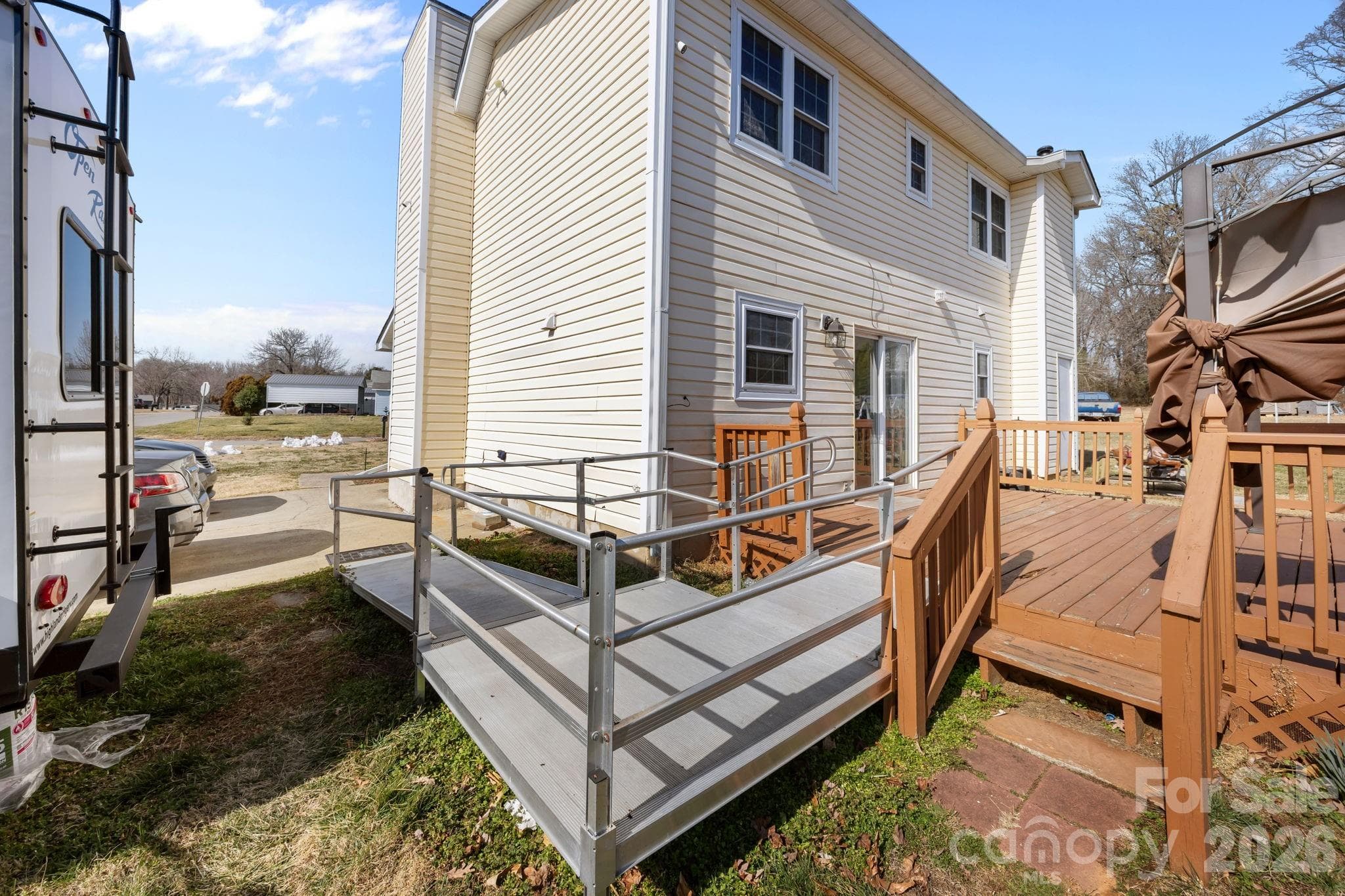 Single Family Residence at 5400 Barnview Court, Charlotte, photo 12 of 23