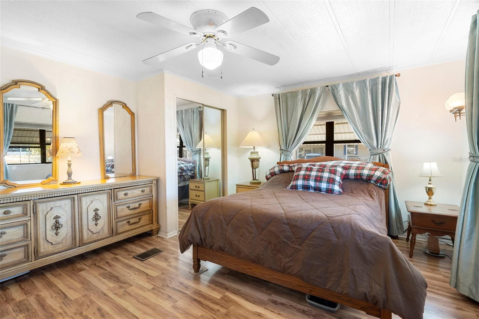 Master suite - 232 MEADOW LARK DR, OSTEEN