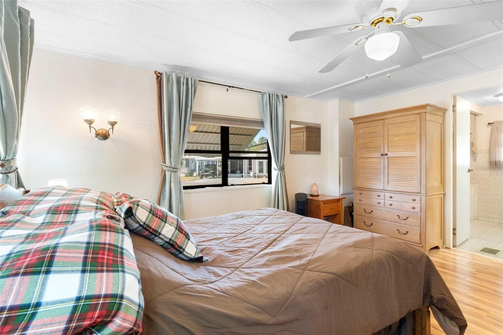 Manufactured Home at 232 MEADOW LARK DR, OSTEEN, photo 15 of 51