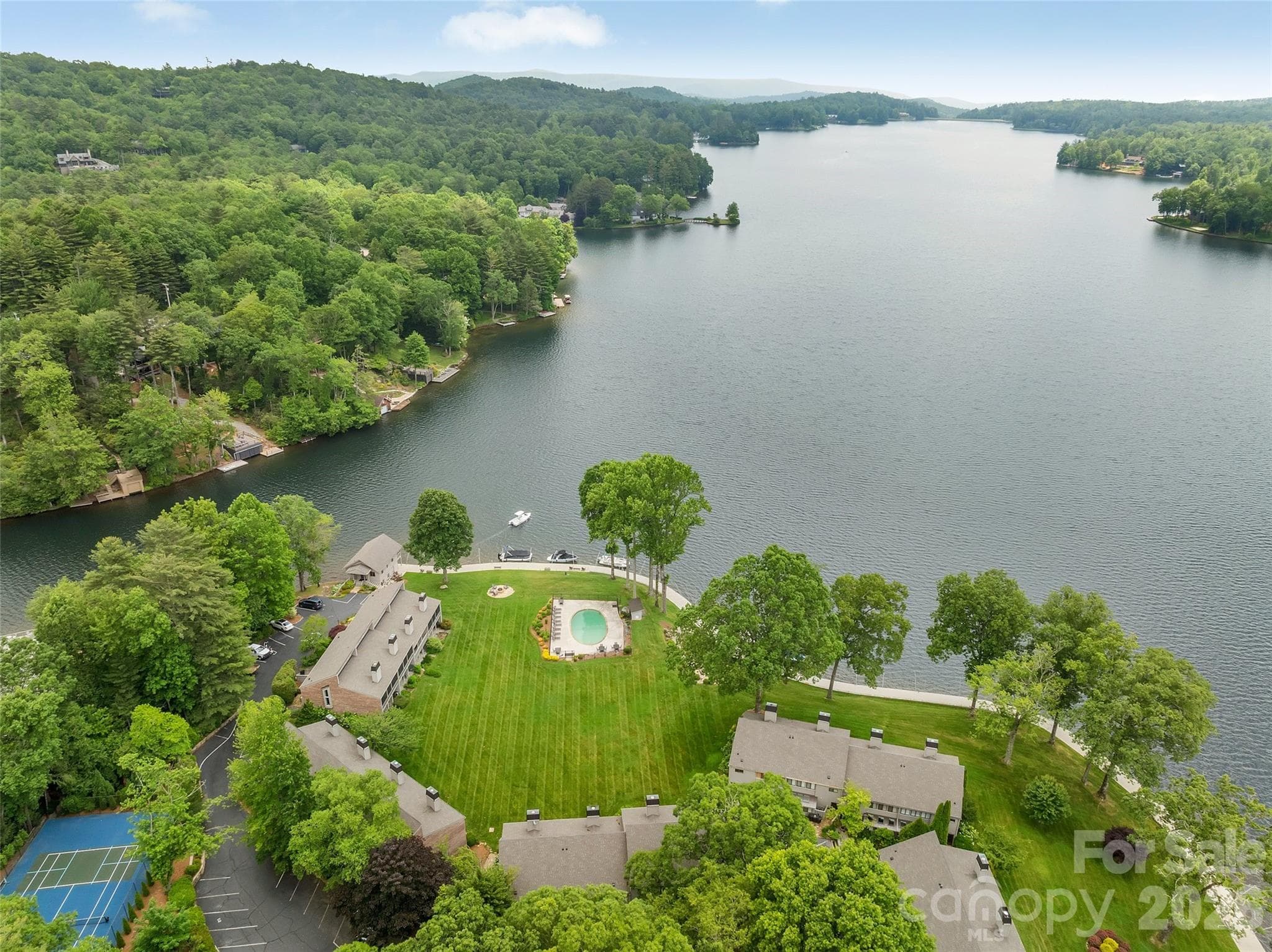 Condominium at Lake Toxaway, photo 2 of 35