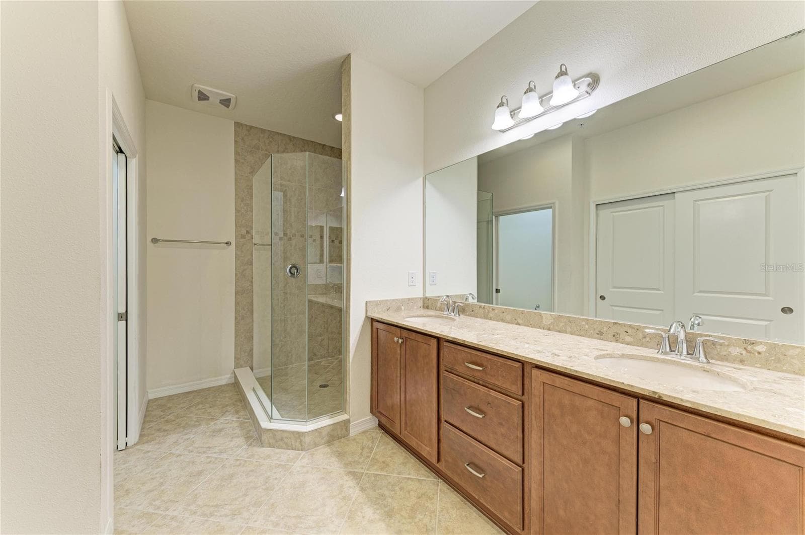 Condominium at 1246 RIVERSCAPE ST, BRADENTON, photo 38 of 77