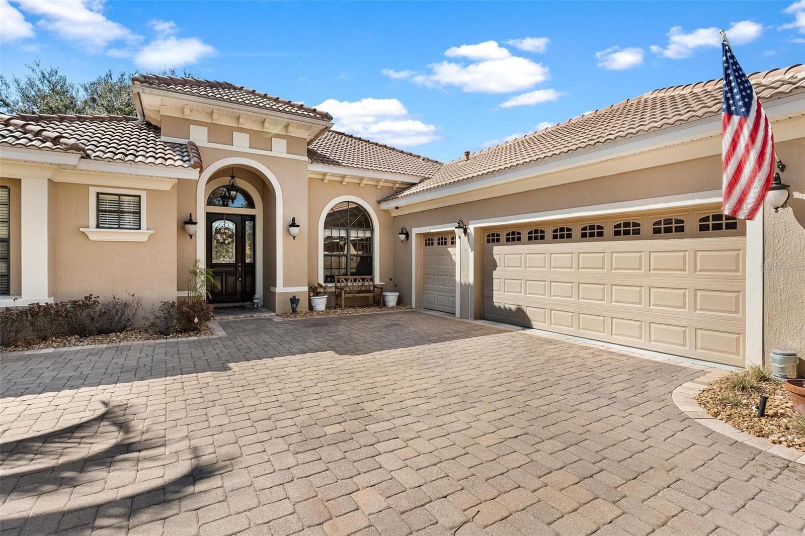 Oversized 2 car plus Golf Cart Garage! - 26309 SAN GABRIEL, HOWEY IN THE HILLS