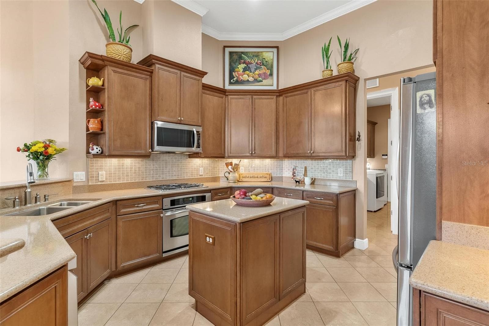 "Fit for the Chef" Kitchen! - 26309 SAN GABRIEL, HOWEY IN THE HILLS