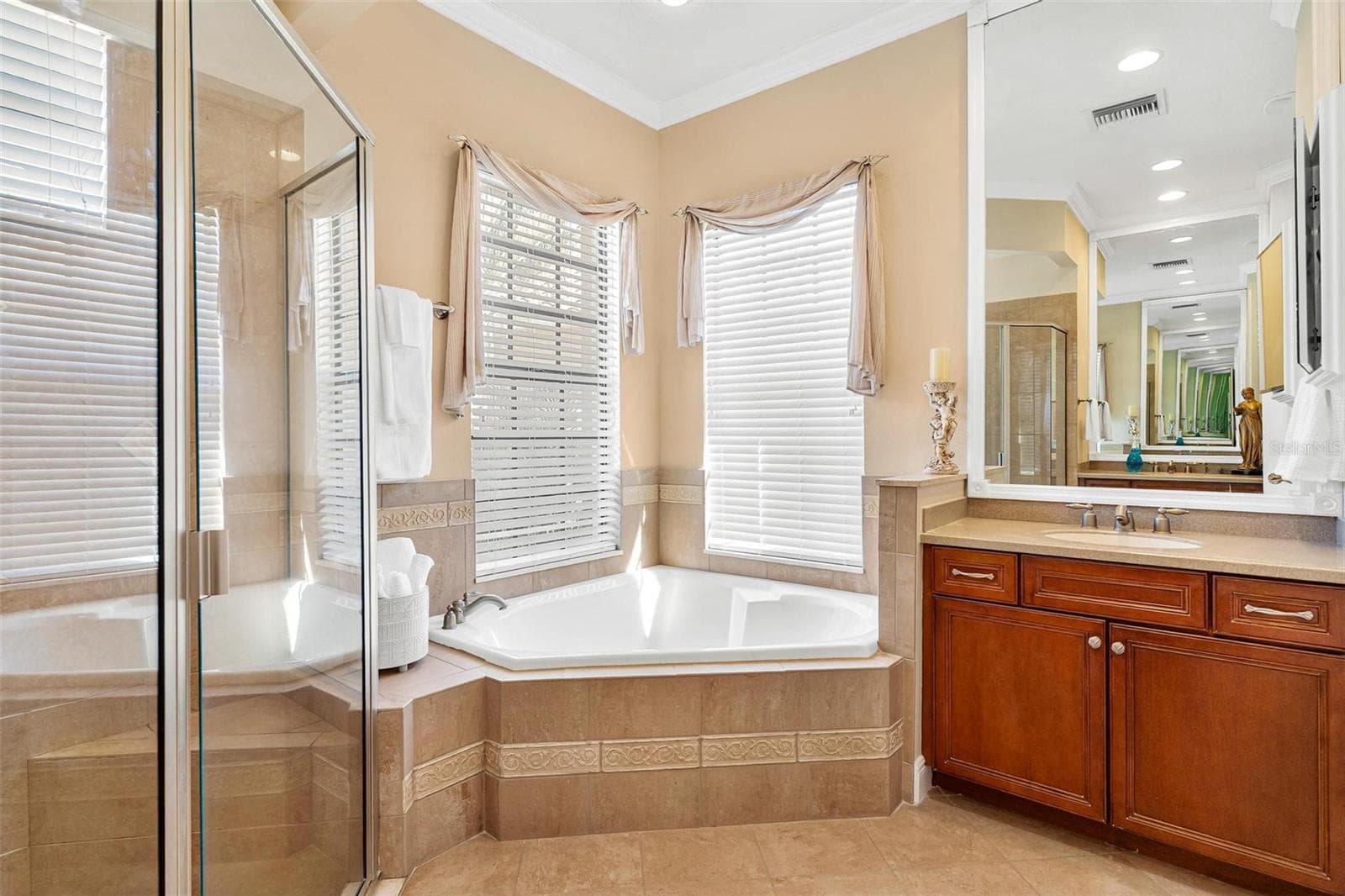 Soaking Tub for your "Bubble Bath" relaxation! - 26309 SAN GABRIEL, HOWEY IN THE HILLS