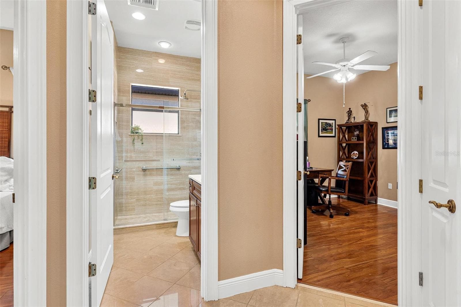Remodeled Guest bath with gorgeous glass shower! - 26309 SAN GABRIEL, HOWEY IN THE HILLS