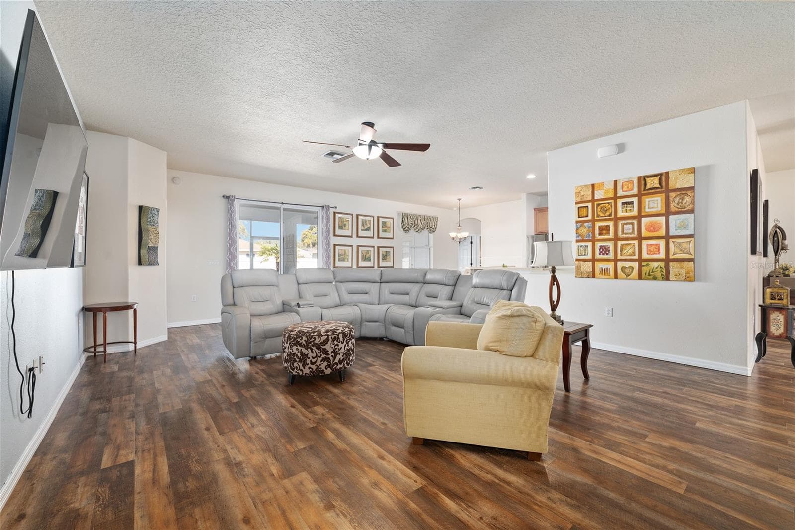 Single Family Residence at 3101 NE 24 PL, OCALA, photo 7 of 47