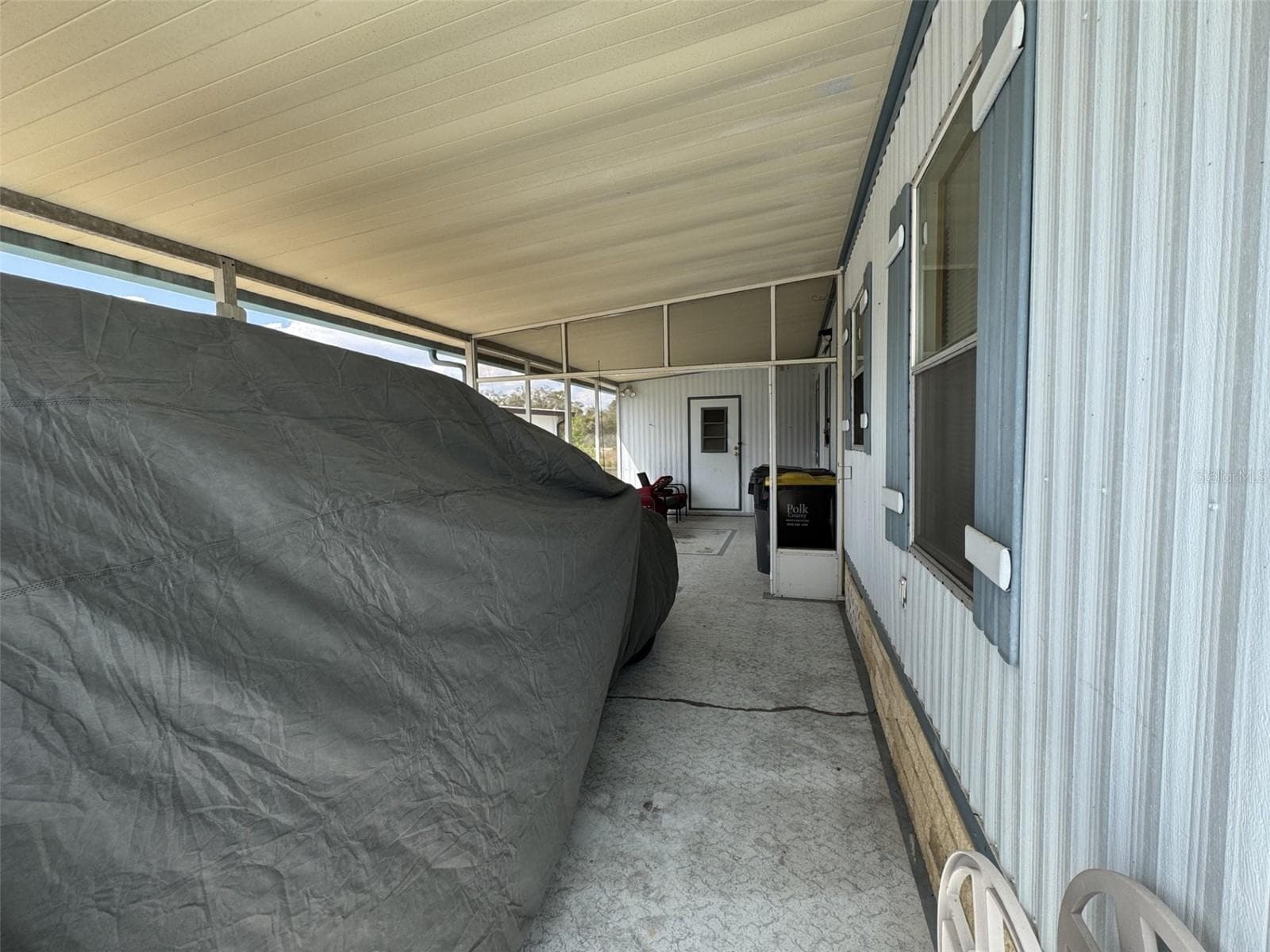 Manufactured Home at 8508 BREEZE HILL DR, LAKE WALES, photo 4 of 47