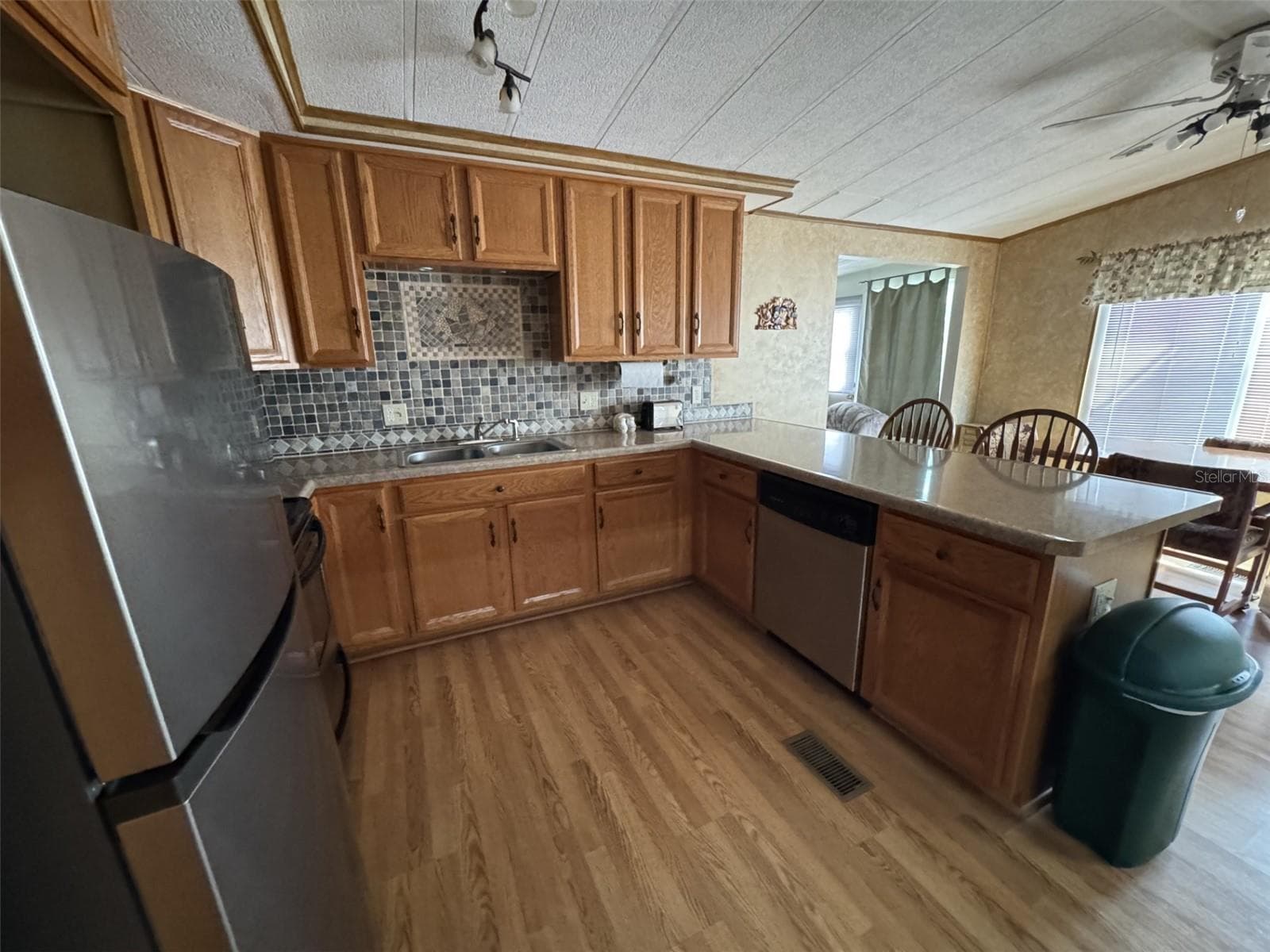 Manufactured Home at 8508 BREEZE HILL DR, LAKE WALES, photo 13 of 47