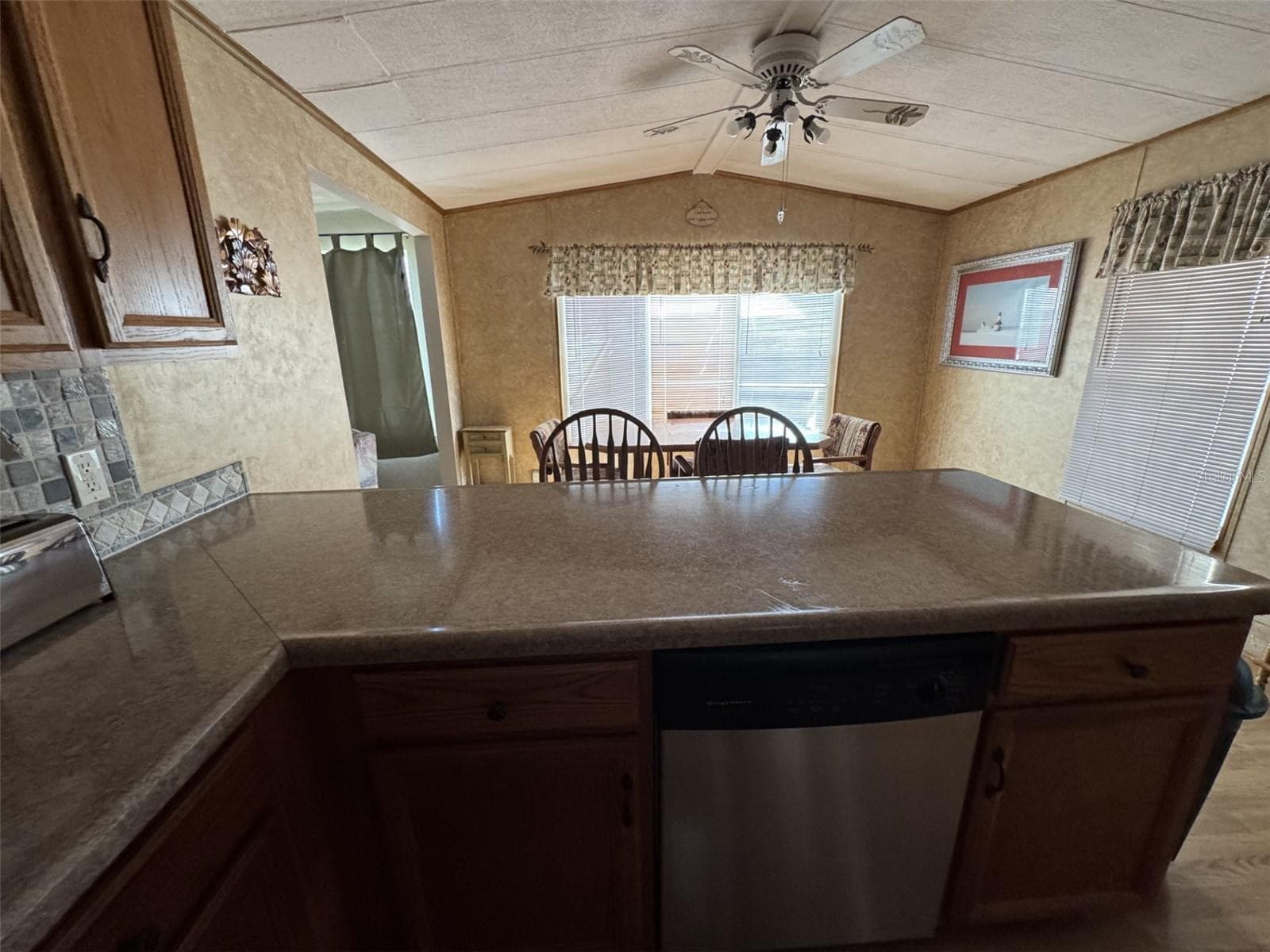 Manufactured Home at 8508 BREEZE HILL DR, LAKE WALES, photo 14 of 47