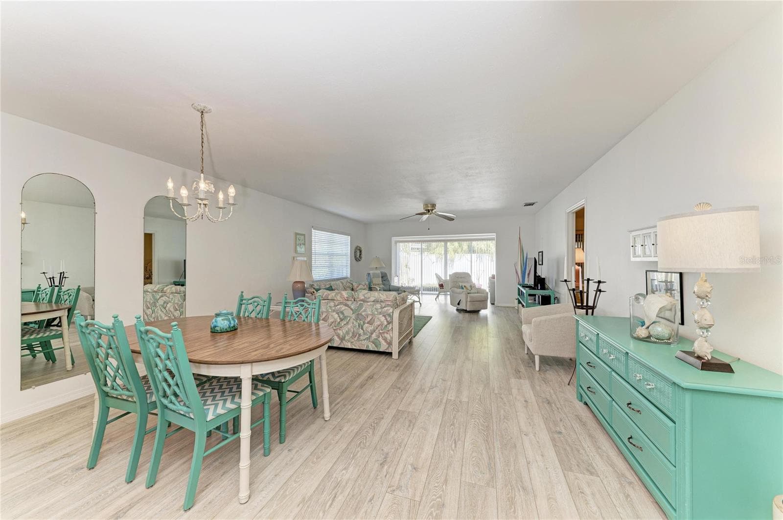 Vinyl plank flooring in Great Room. - 9417 KINGSTON DR #9417, BRADENTON